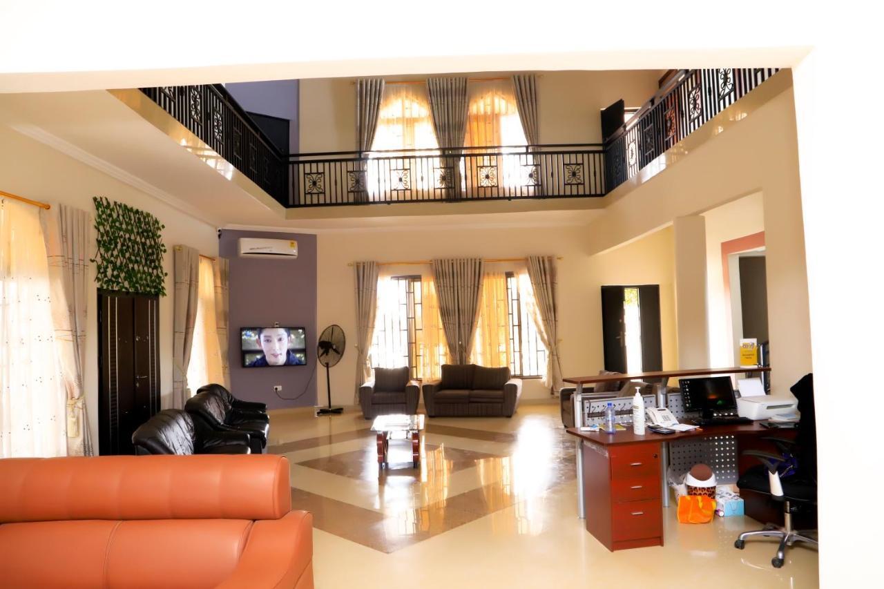 Osaah Bema Lodge Antoa ภายนอก รูปภาพ
